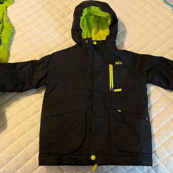 REI Boys Ski Jacket Size 8 - Picture 1 of 4
